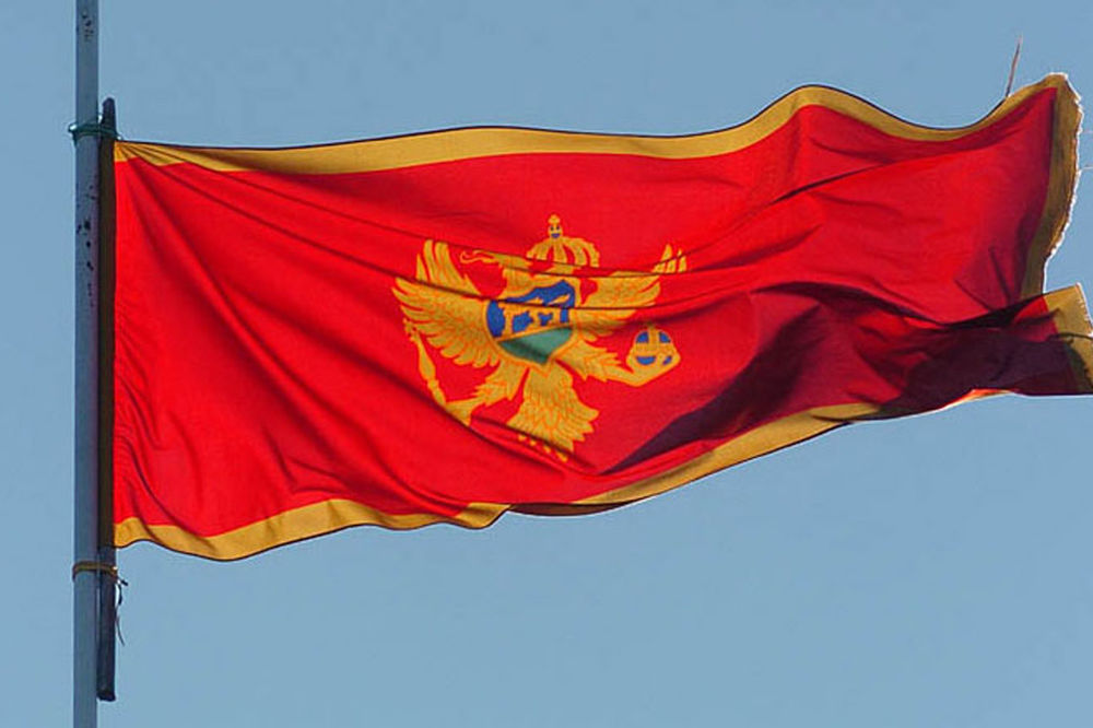 Pocepana crnogorska zastava kod Cetinja