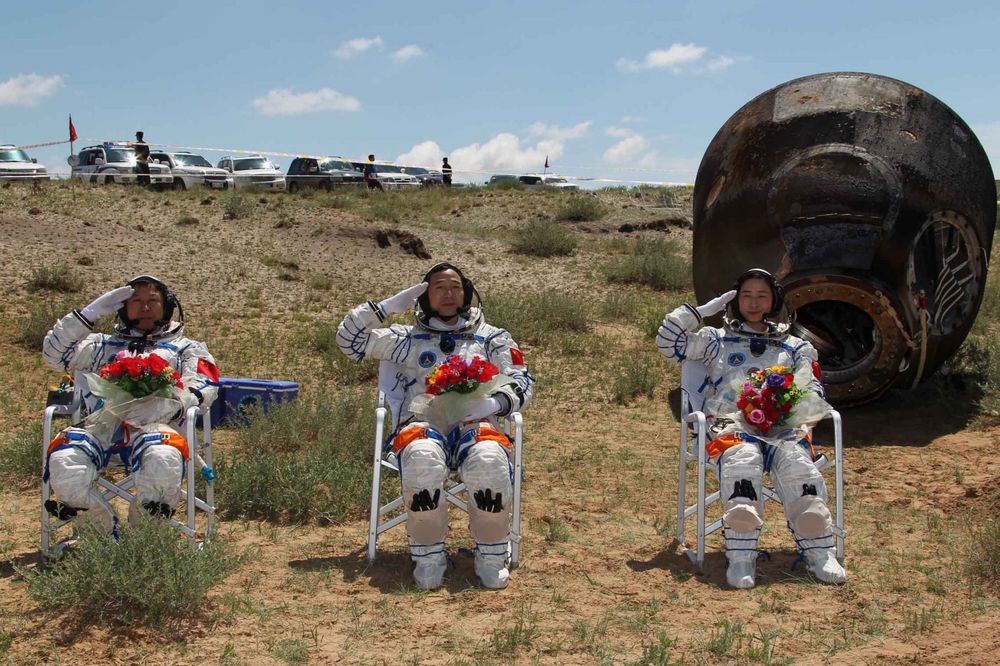 Kinezi uživo pratili spuštanje kapsule sa astronautima