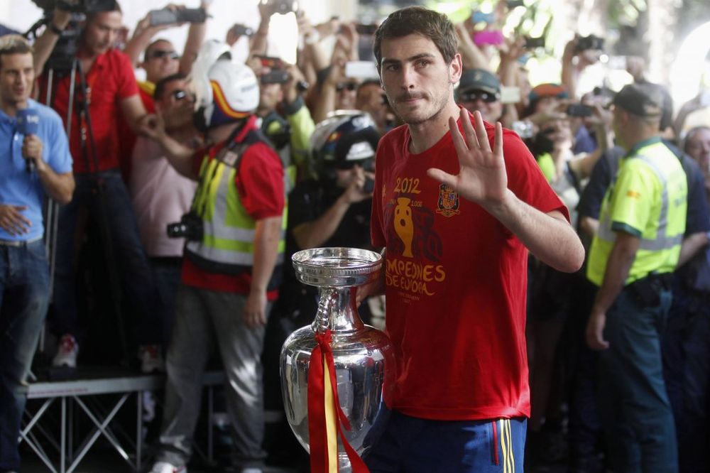 Španski fudbaleri se vratili u Madrid