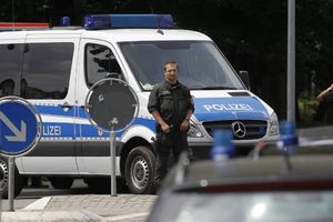 DEDA DIVLJAO AUTOBANOM: Hrvat (78) digao na noge nemačku i austrijsku policiju!
