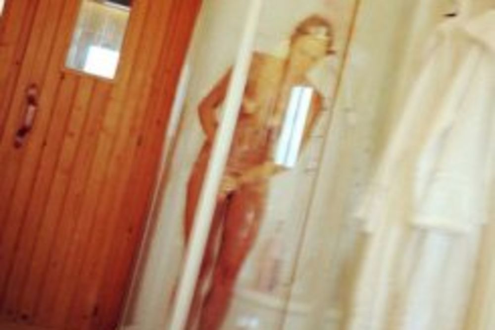 Kanjizares uz pomoć Tvitera pokazao golu suprugu