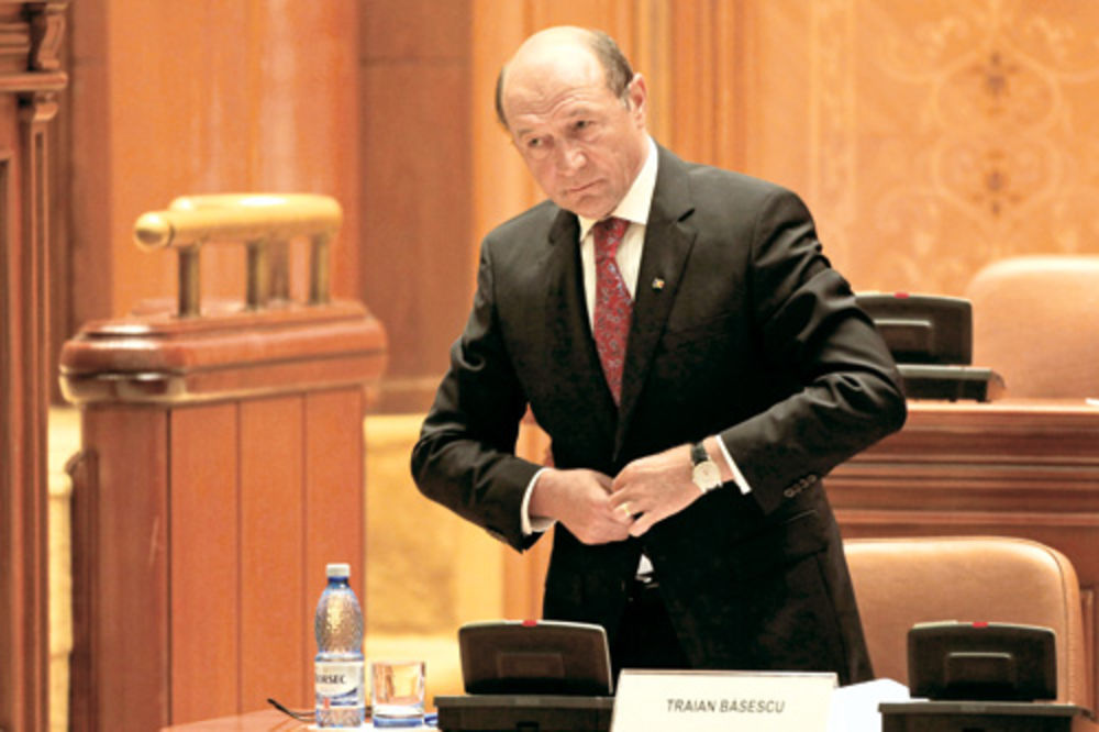 Trajan Basesku predao vlast!