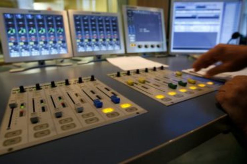ULJEZI NA RADIO TALASIMA: Rusija prekinula emitovanje Glasa Amerike