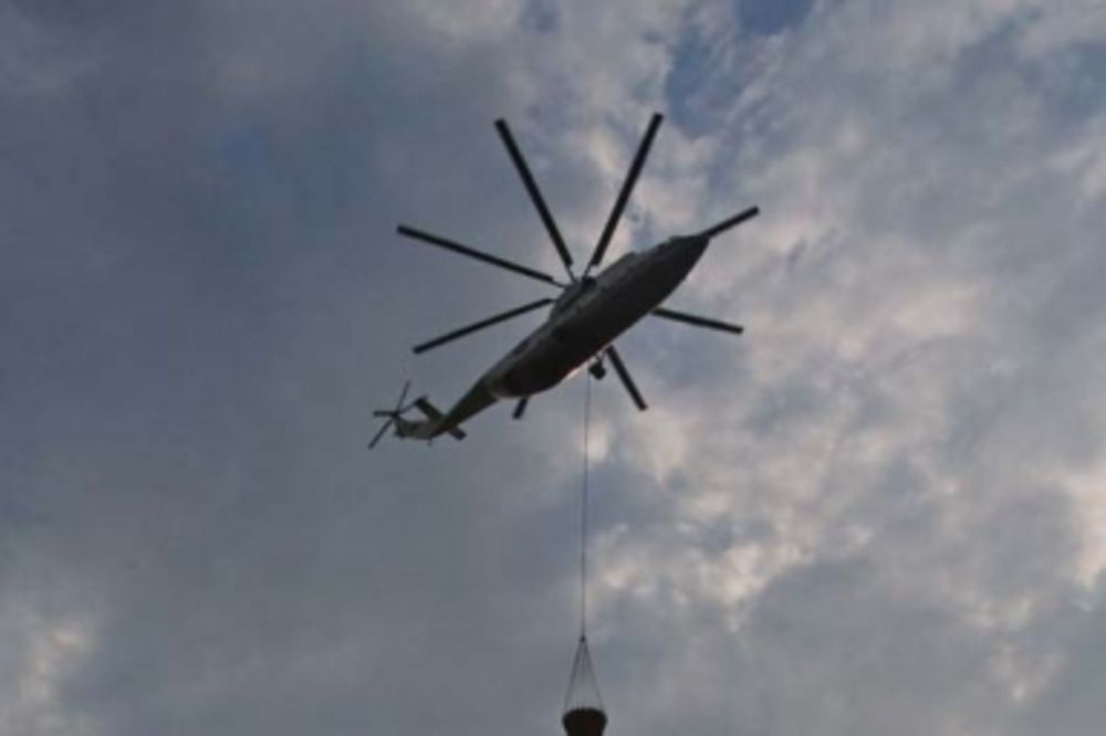 Tri helikoptera gase požar na Zlatiboru