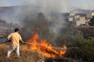 Požari prete kućama na zapadu Grčke