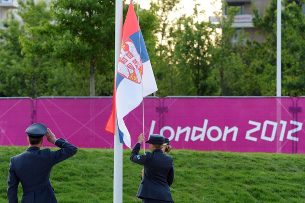 Srpska zastava podignuta u Olimpijskom selu