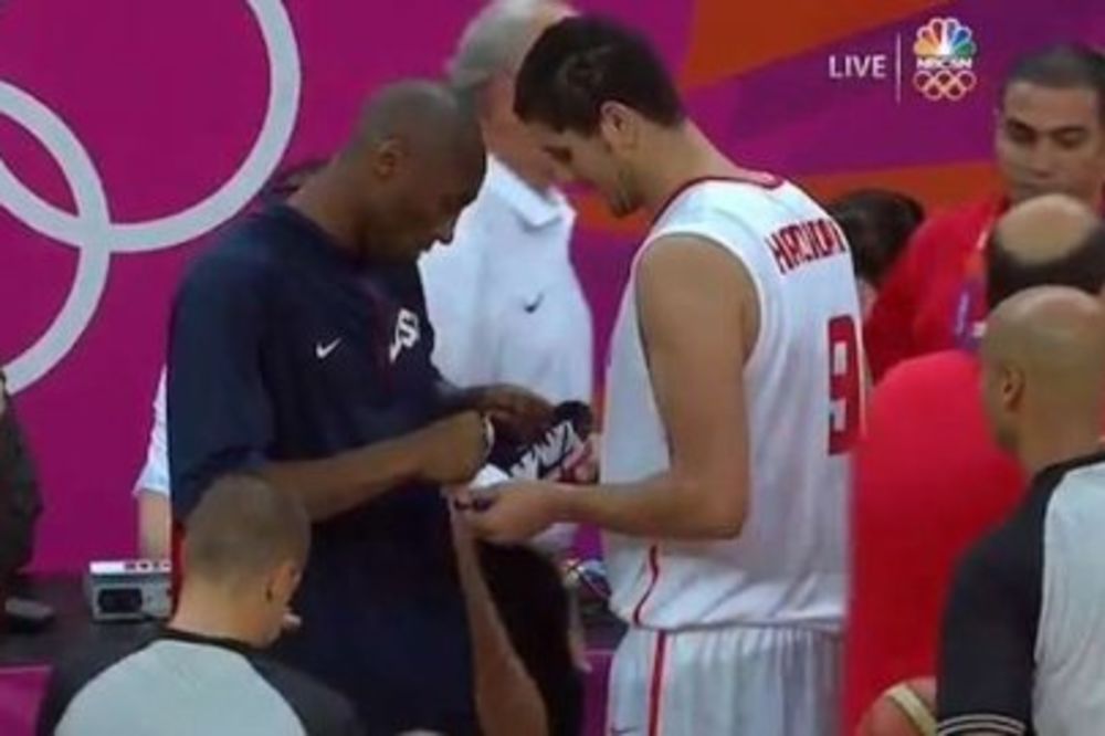 Košarkaš Tunisa ima Brajantov autogram  na patici