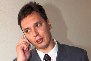 POSTOJI LI BEZBEDNOSNI PROPUST: Evo kako špijuni mogu da kontrolišu četovanje srpskih političara!