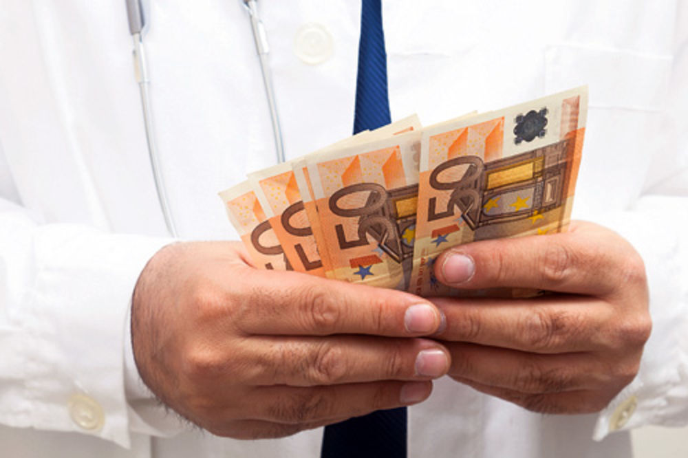Lekar uhapšen zbog 320 evra mita