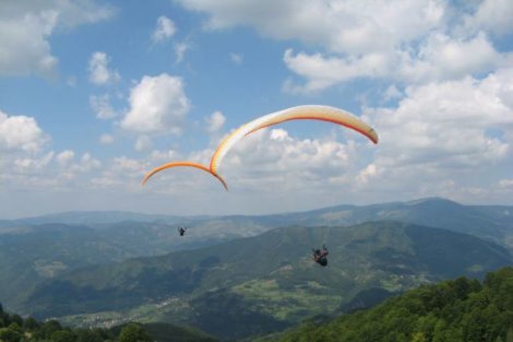 Više od 80 paraglajderista na Kopaoniku