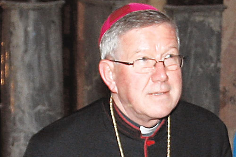 Nadbiskup Hočevar operisan zbog krvarenja na mozgu
