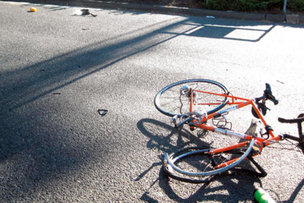 LOZNICA: Bicikliasta poginuo u sletanju s kolovoza