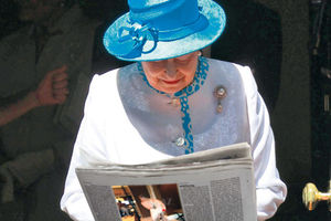 Kraljica odlepila zbog Harijevih golišavih slika