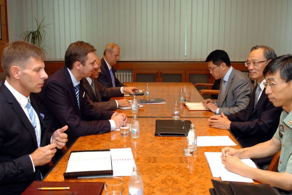 Ministar Vučić sa ambasadorom Kine