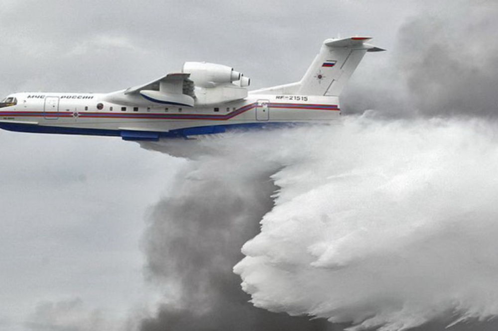 Beriev i Iljušin gase požar na Tari