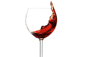 TRIK: Kako se skida fleka od crvenog vina