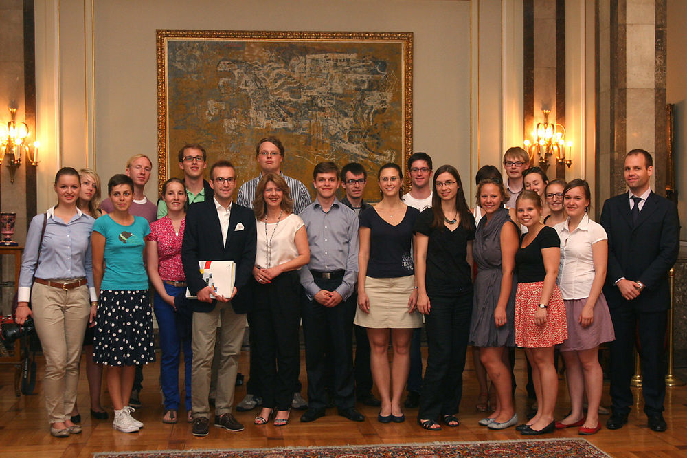 Studenti iz Nemačke u poseti Starom dvoru