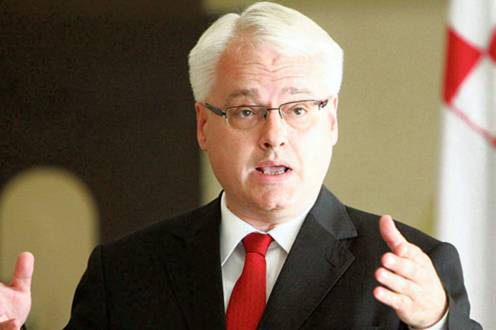 Ivo Josipović u oktobru u Srbiji