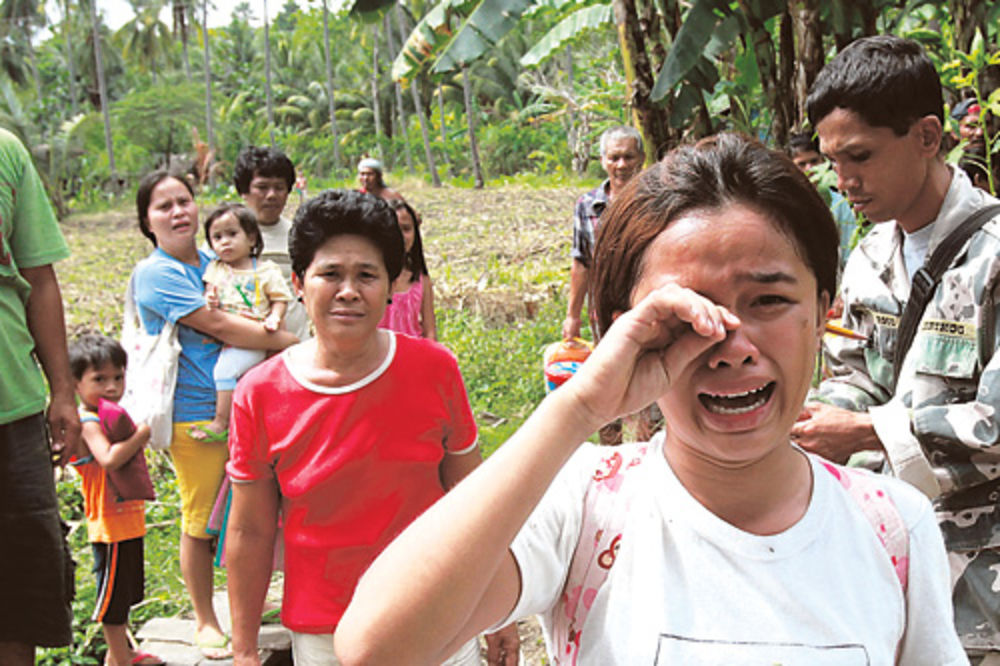 Filipinci panično bežali od cunamija!