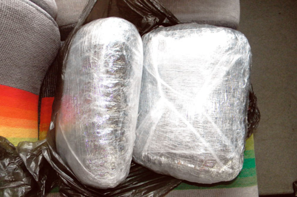 Zaplenjeno tri tone droge, uhapšeni šverceri