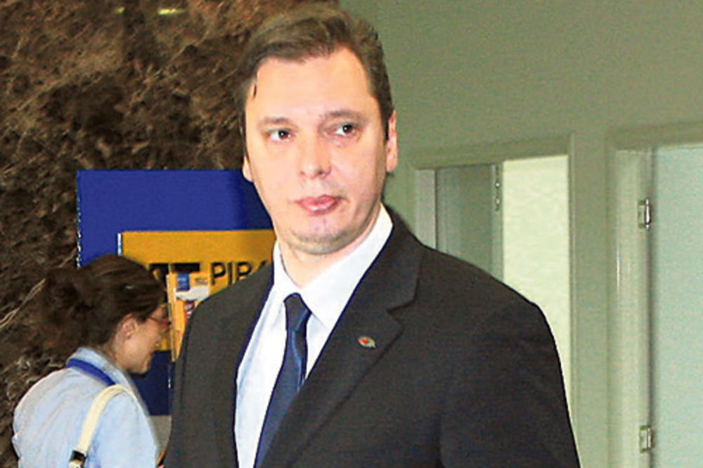 Vučić u ponedeljak sa bankarima i privrednicima
