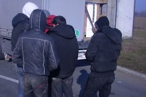 UHVAĆENI ILEGALCI KOD NIŠA: Osmorica Sirijaca zatražila azil u Srbiji!