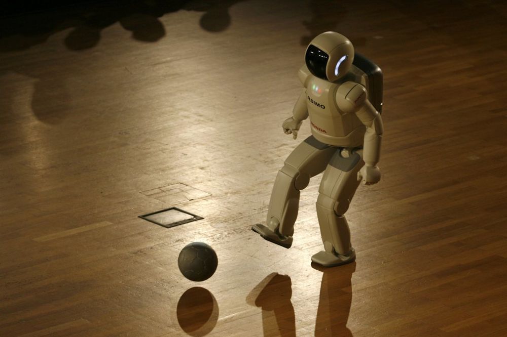 Humanoidni android robot ASIMO u Beogradu