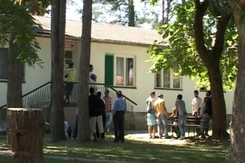 ZATVORENO PRIHVATILIŠTE: Azilanti i dalje dolaze u kuću Stojkovića