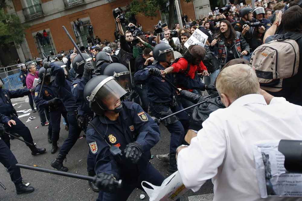 U Španiji policija tukla demonstrante