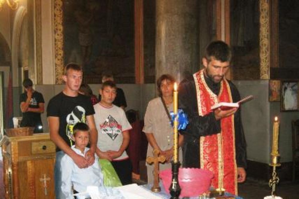 Krstio se mali Nikola: Sad sam pravi Srbin pravoslavac
