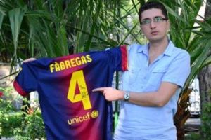 Fabregas poklonio dres 4-milionitom pratiocu na Tviteru