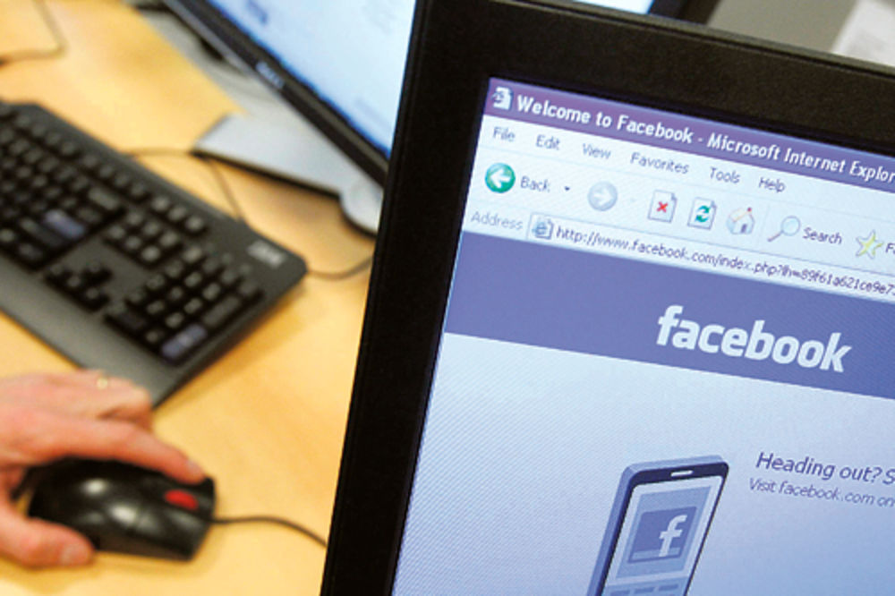 NEVEROVATNO: Tinejdžere smara Fejsbuk