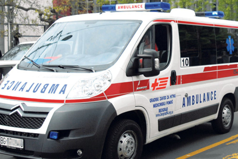 Na Zrenjaninskom putu povređena tri mladića i devojka