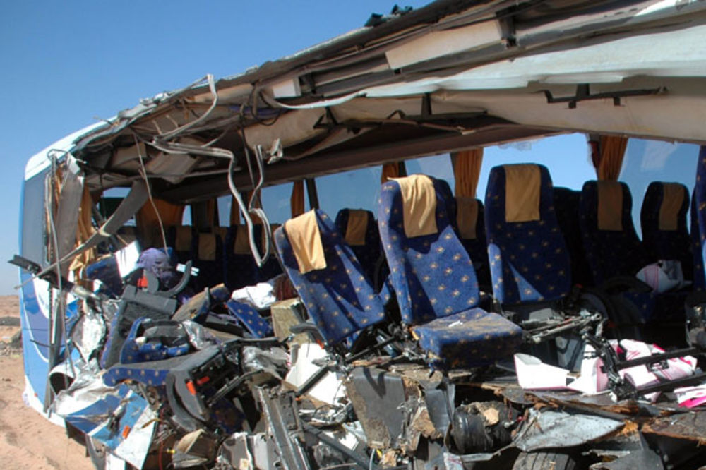 U sudaru kamiona i minibusa u Egiptu 14 mrtvih