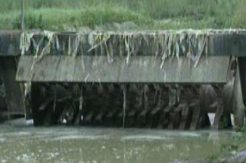 Reku Blatašnicu pretvorili u kanalizaciju