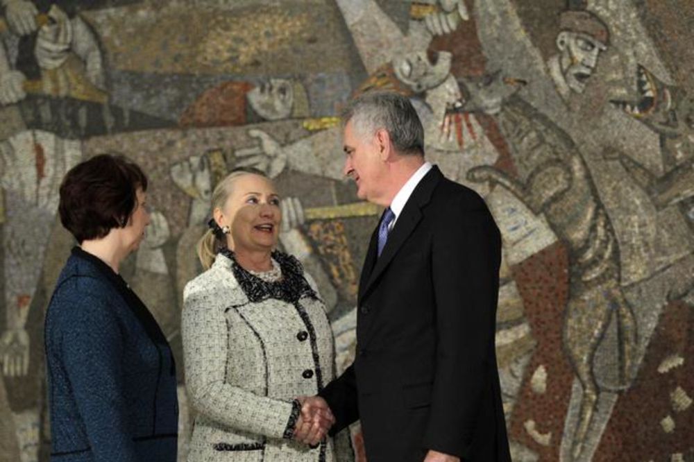 Hilari: Smejali smo se brojeći Srbe iz Amerike