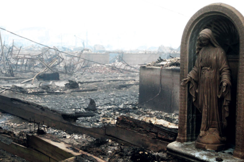 SAD dan posle Sendi: Izgorelo 14 kuća