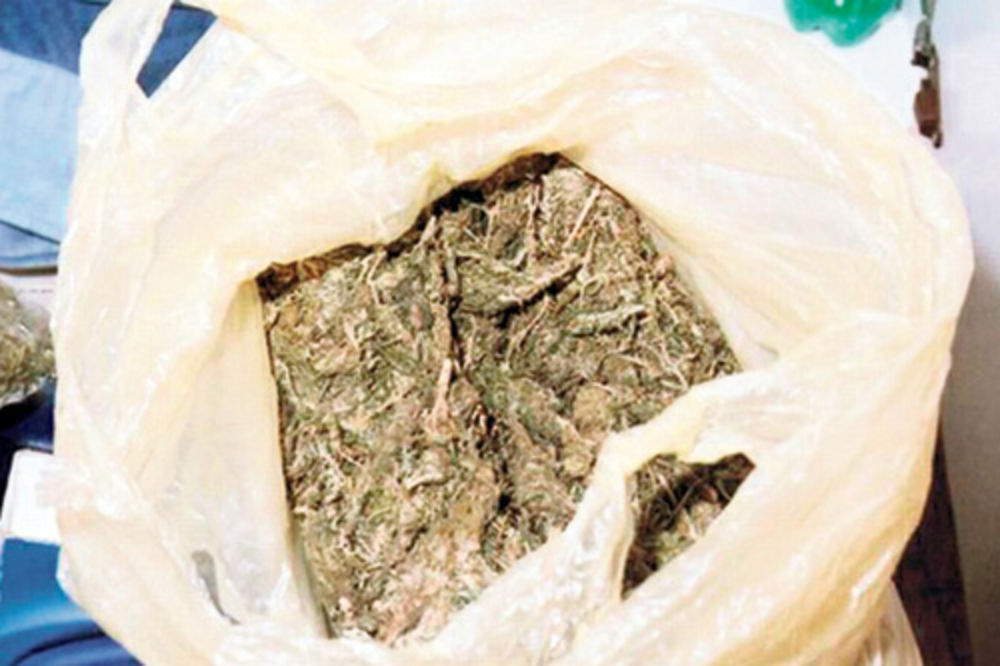 Policijski pas pronašao 5 kilograma marihuane