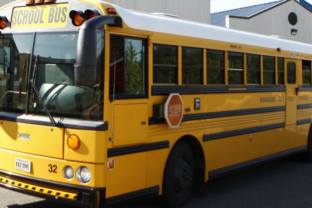 U sudaru dva školska autobusa poginulo dvoje dece