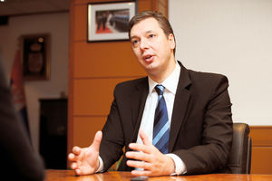 Vučić: Povlačenje tužbi zavisi od rešavanja problema