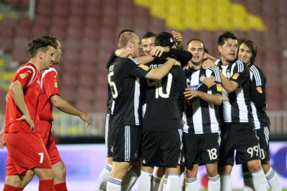 Partizan pobegao Zvezdi na osam bodova