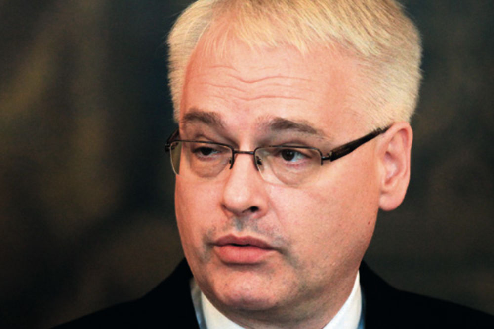 ZA DLAKU: Josipović izbegao sudar kod Kotora
