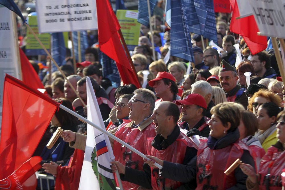 Na hiljade Slovenaca protestuje zbog mera štednje