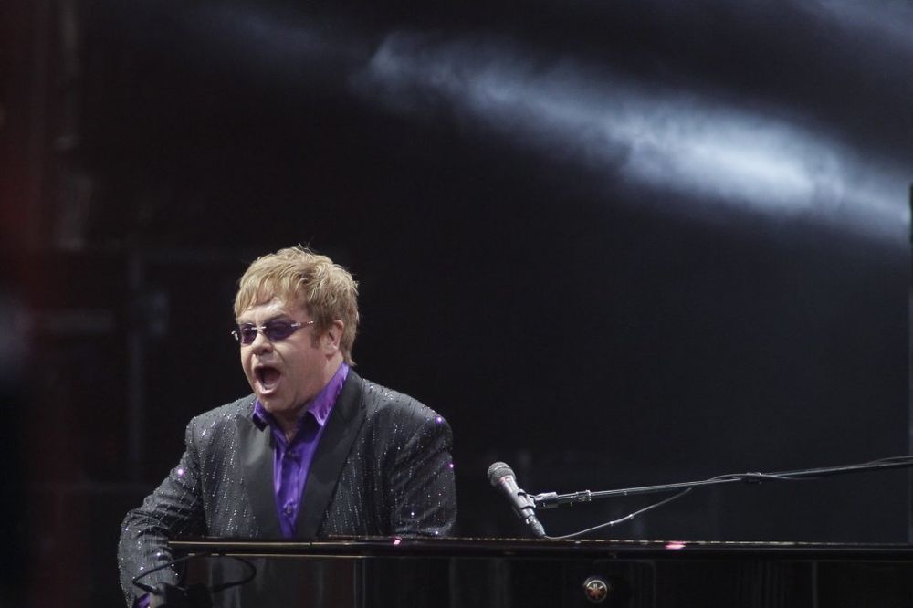 Elton Džon pevao disidentu Aju Vejveju