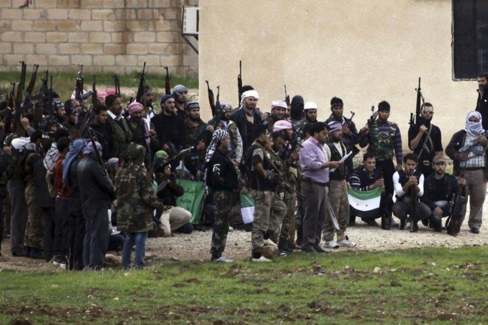 SIRIJSKI POBUNJENICI: Asad premešta hemijsko oružje u Liban i Irak!
