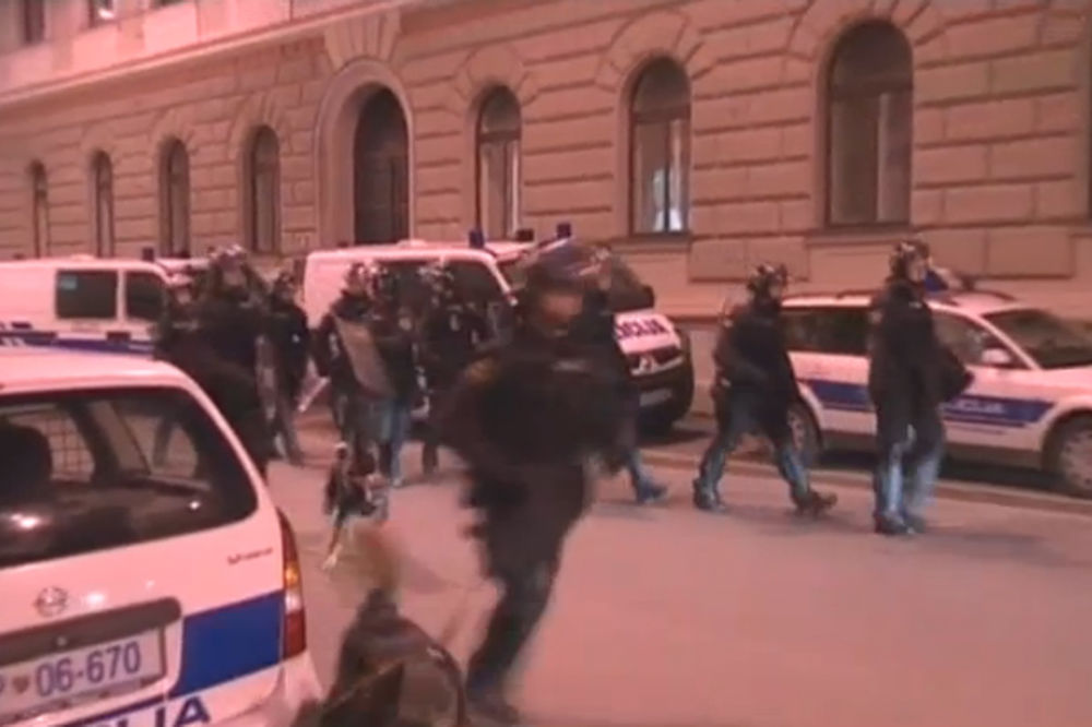 Protesti i u Ljubljani, spaljena slika ministra policije