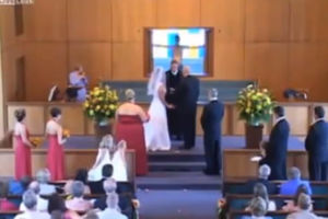 Go upao na crkveno venčanje