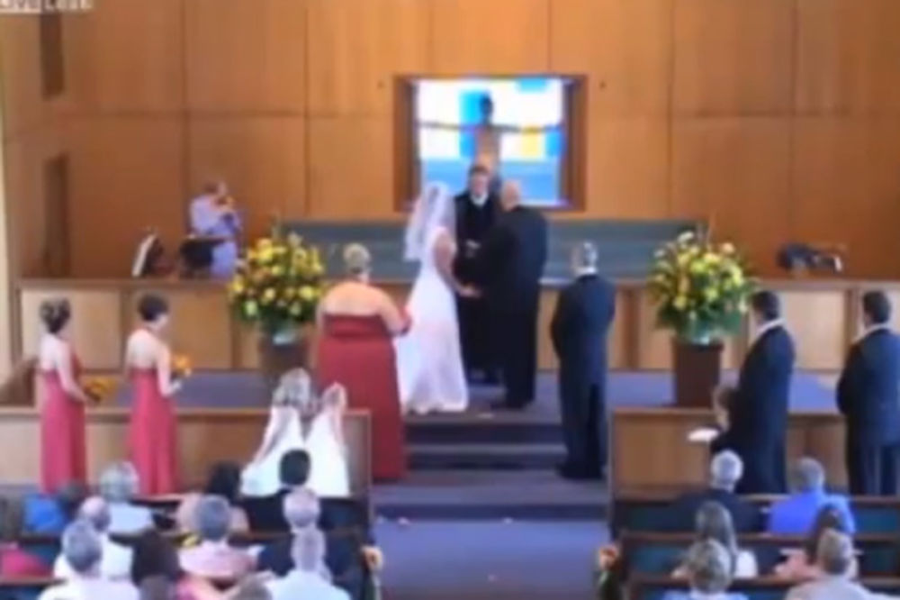 Go upao na crkveno venčanje