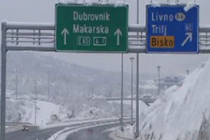 Hrvatska pod dva pedlja snega