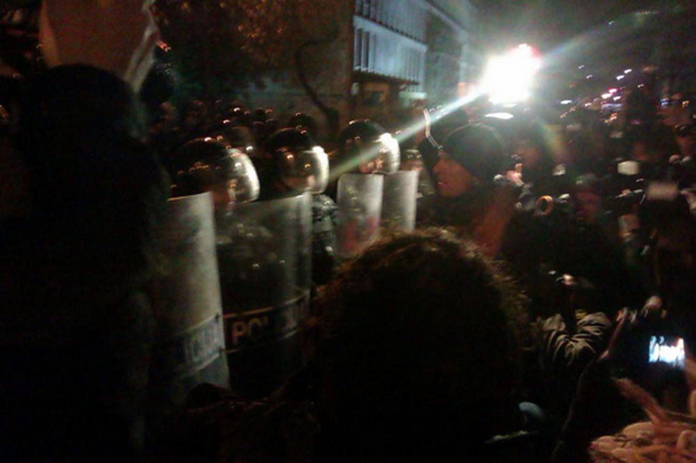 BURE BARUTA: U Ljubljani sukobi policije i građana